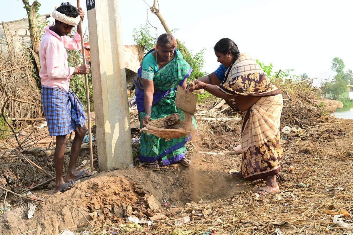 VB-G RAM G Scheme Trails MGNREGS by 9% in August